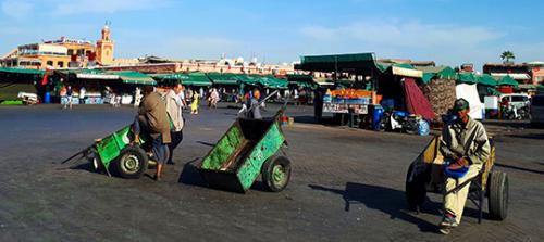 maleteros en la Plaza Jamaa El Fna